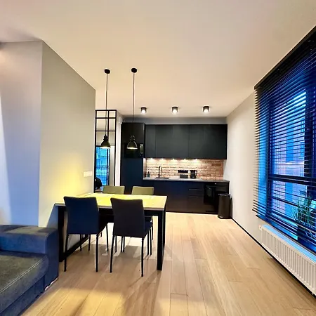 Doki Living By Q4apartments Parking & Foodhall Danzig