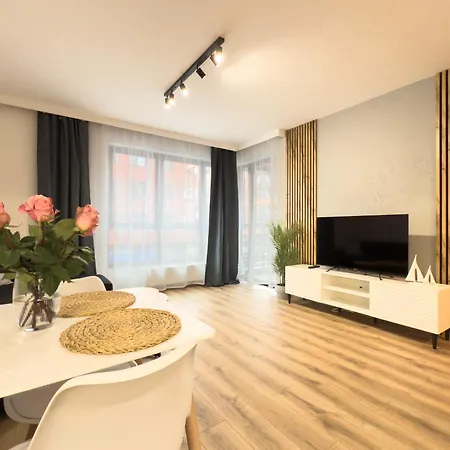 Doki Living By Q4apartments Parking & Foodhall * Danzig