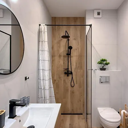 Doki Living By Q4apartments Parking & Foodhall *