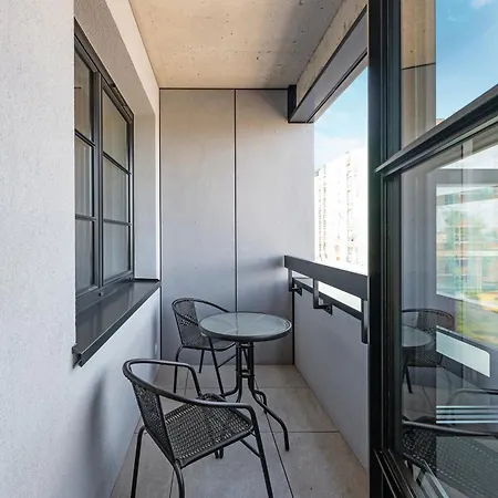 Doki Living By Q4apartments Parking & Foodhall * Gdaňsk