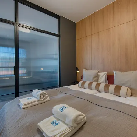 Doki Living By Q4apartments Parking & Foodhall