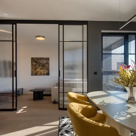 Doki Living By Q4apartments Parking & Foodhall