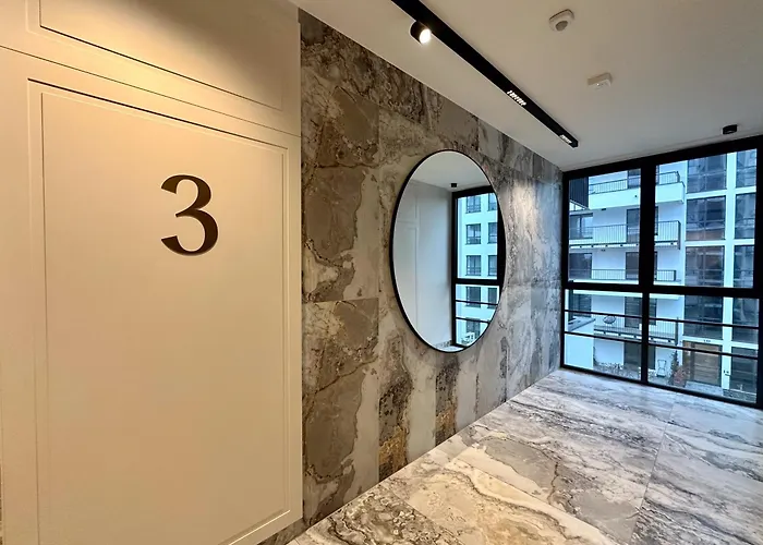 Doki Living By Q4apartments Parking & Foodhall Gdańsk