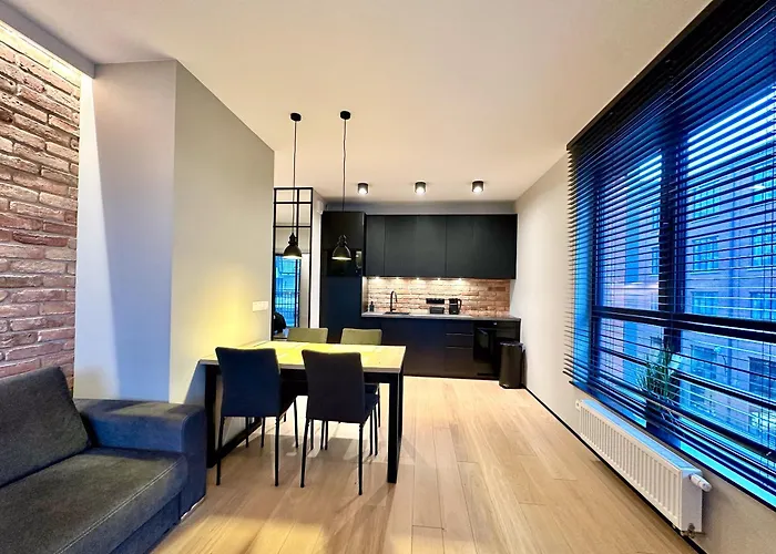 Doki Living By Q4apartments Parking & Foodhall גדנסק