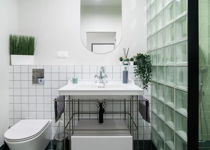 Doki Living By Q4apartments Parking & Foodhall