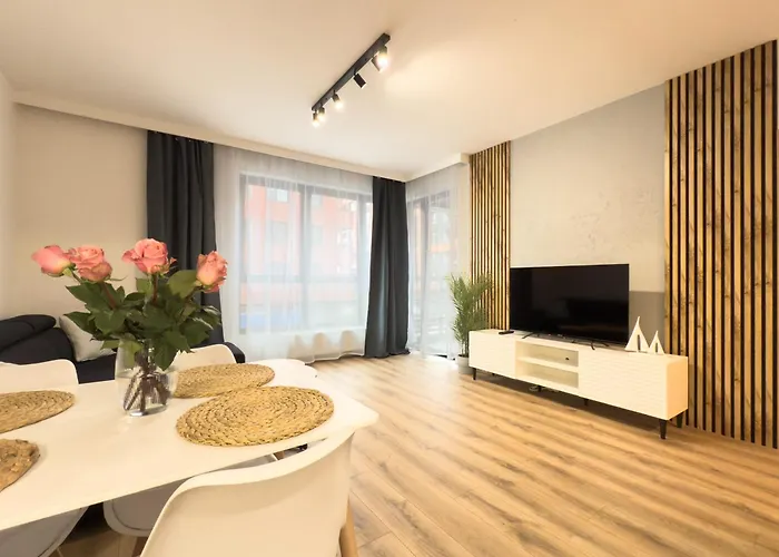 Doki Living By Q4apartments Parking & Foodhall * גדנסק