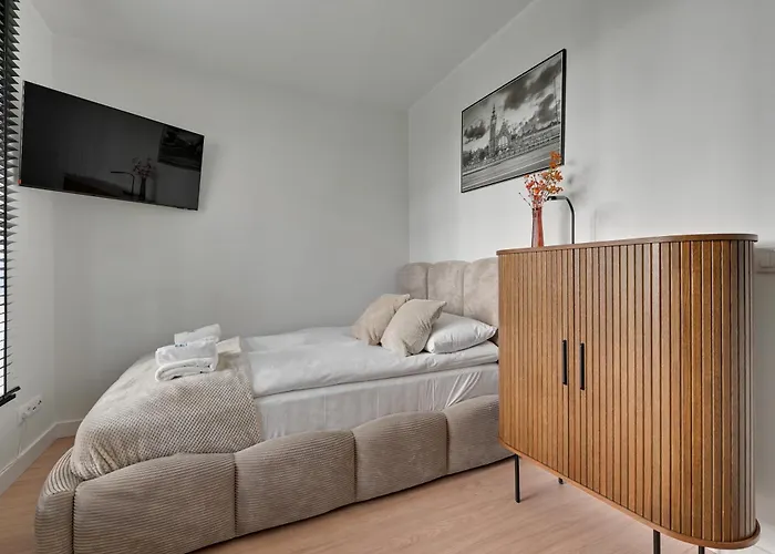 Doki Living By Q4apartments Parking & Foodhall גדנסק