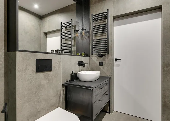 Doki Living By Q4apartments Parking & Foodhall