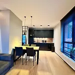 Doki Living By Q4apartments Parking & Foodhall Gdansk