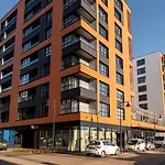 Doki Living By Q4apartments Parking & Foodhall Daire Gdansk