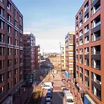 Daire Doki Living By Q4apartments Parking & Foodhall Gdansk