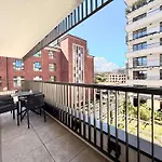 Doki Living By Q4apartments Parking & Foodhall *