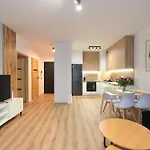 Doki Living By Q4apartments Parking & Foodhall *
