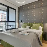 Doki Living By Q4apartments Parking & Foodhall Daire Gdansk