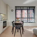 Doki Living By Q4apartments Parking & Foodhall Gdansk