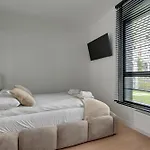 Doki Living By Q4apartments Parking & Foodhall * Gdansk