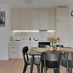 Doki Living By Q4apartments Parking & Foodhall *