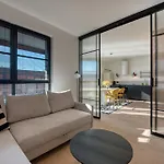 Doki Living By Q4apartments Parking & Foodhall *