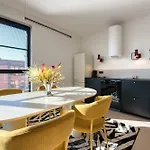 Doki Living By Q4apartments Parking & Foodhall Daire Gdansk