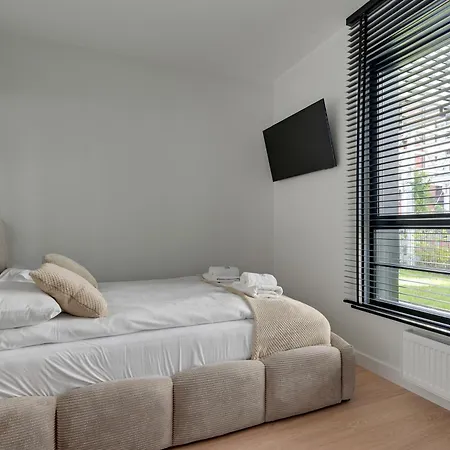 Doki Living By Q4apartments Parking & Foodhall * Danzica