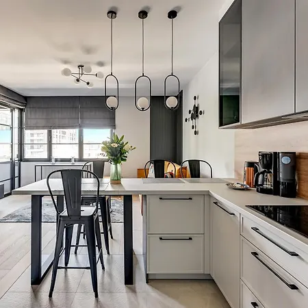 Doki Living By Q4apartments Parking & Foodhall *