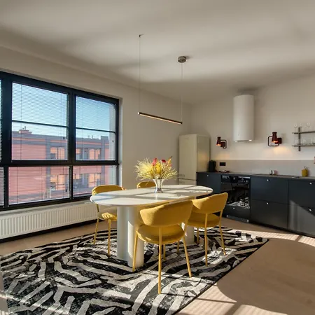 Doki Living By Q4apartments Parking & Foodhall Gdansk